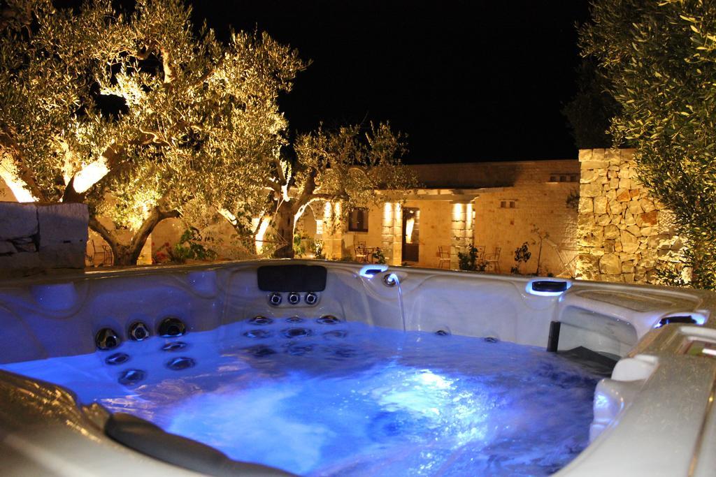 Double Room with Spa Bath,272585941:JPEG